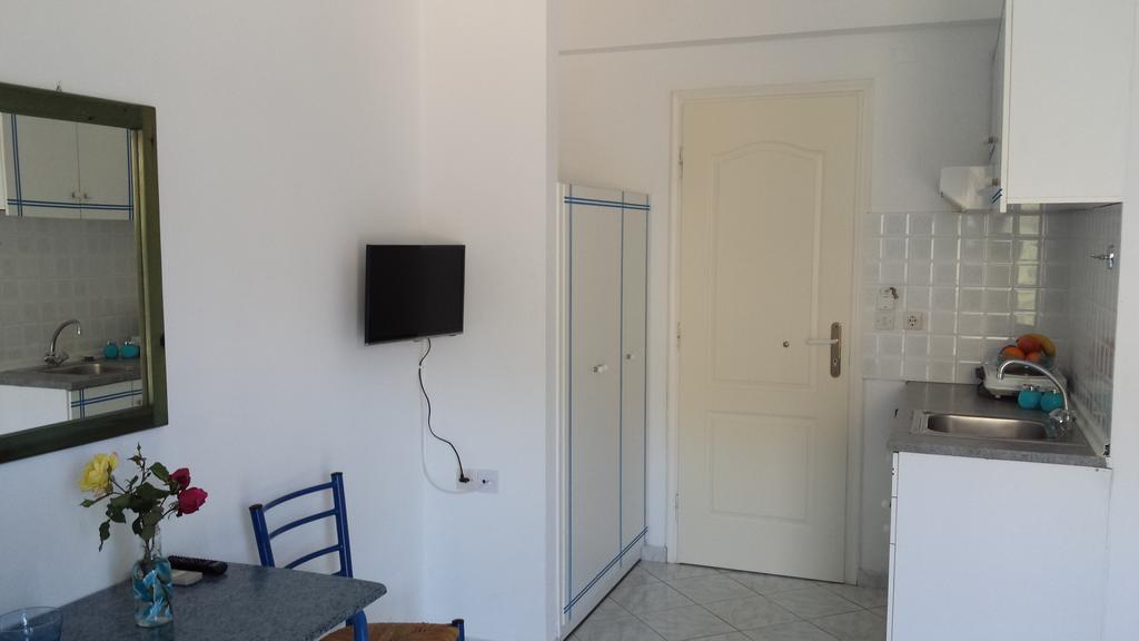 Natura Studios Loutra Edipsou  Room photo
